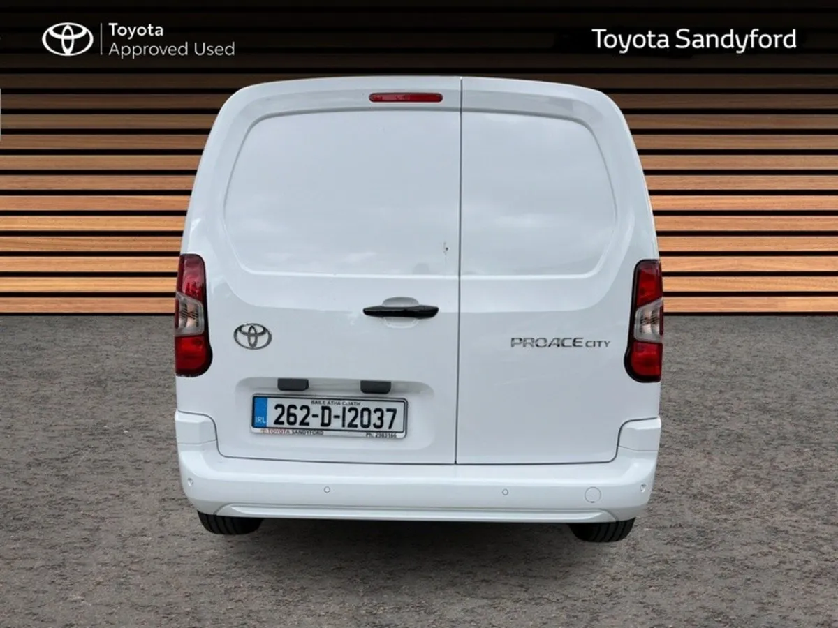 Toyota Proace City AUTOMATIC 1.5 130HP SWB - Image 4