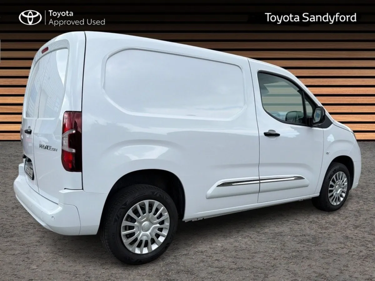 Toyota Proace City AUTOMATIC 1.5 130HP SWB - Image 2
