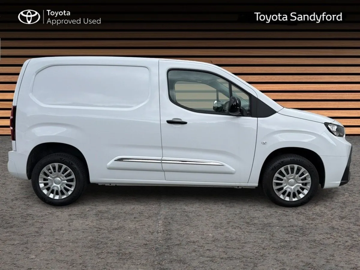 Toyota Proace City AUTOMATIC 1.5 130HP SWB - Image 3