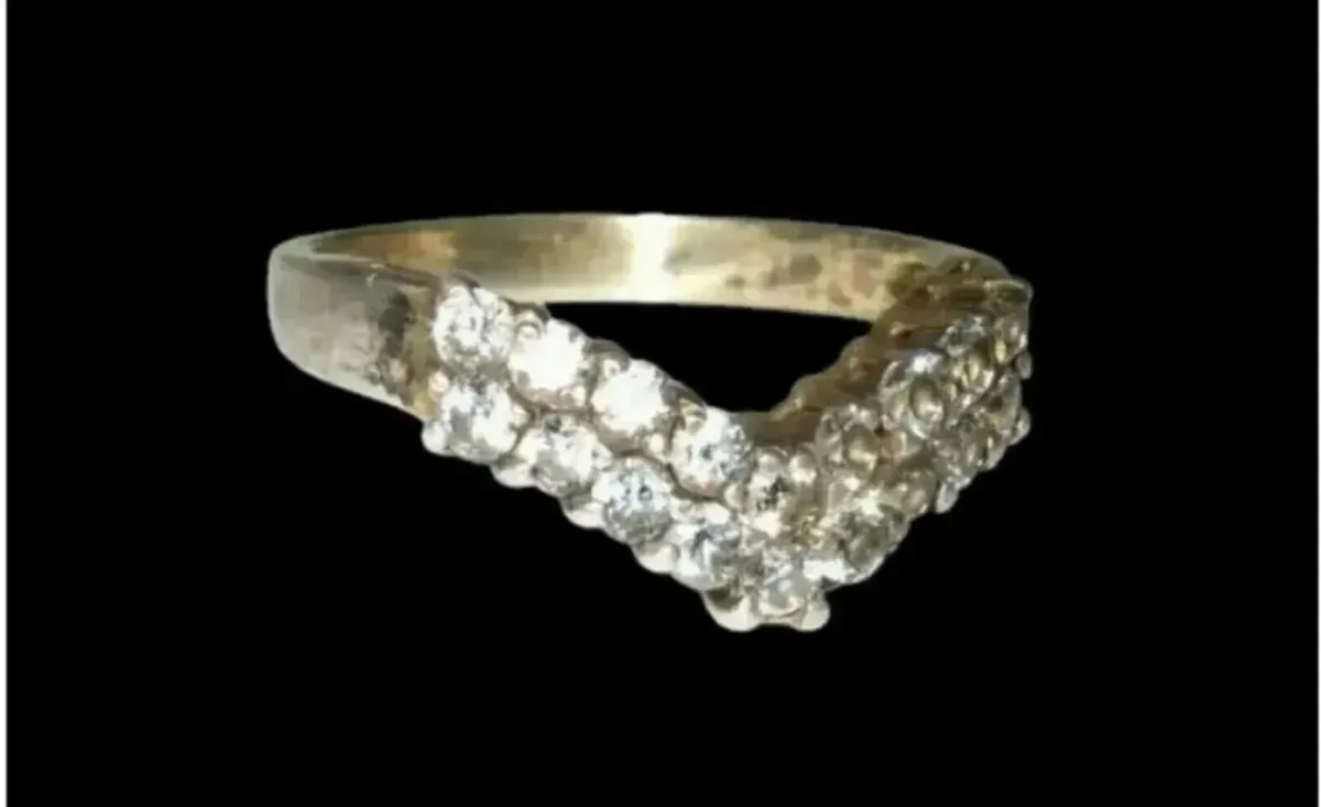 Vintage Hallmarked Silver Sapphire Wishbone Ring - Image 2