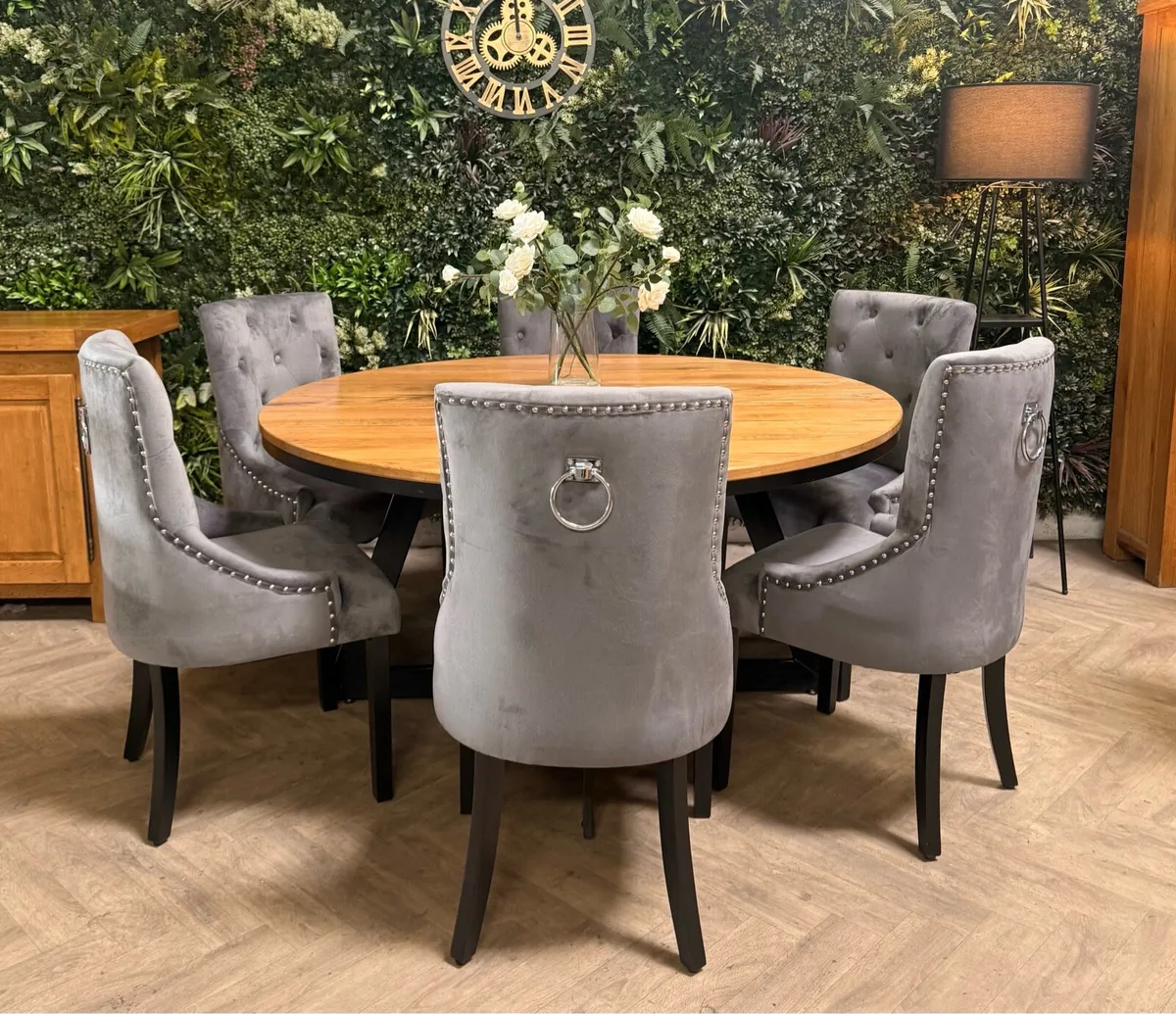 CALIA oak dining table with 6 chairs *ex-display* - Image 1