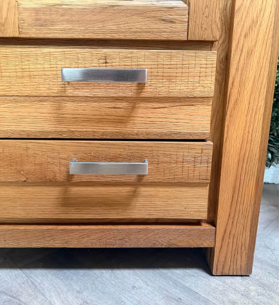 Danube oak display cabinet - Image 3