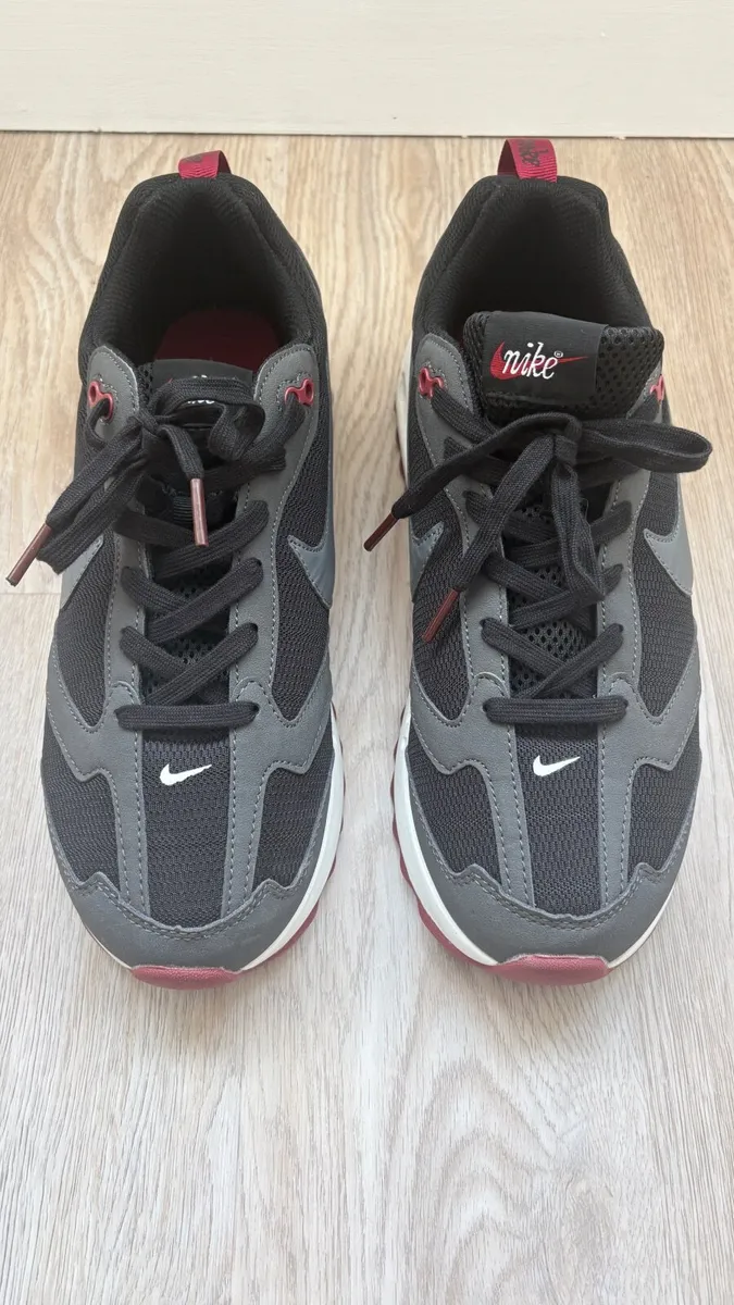 nike shoes - Image 2