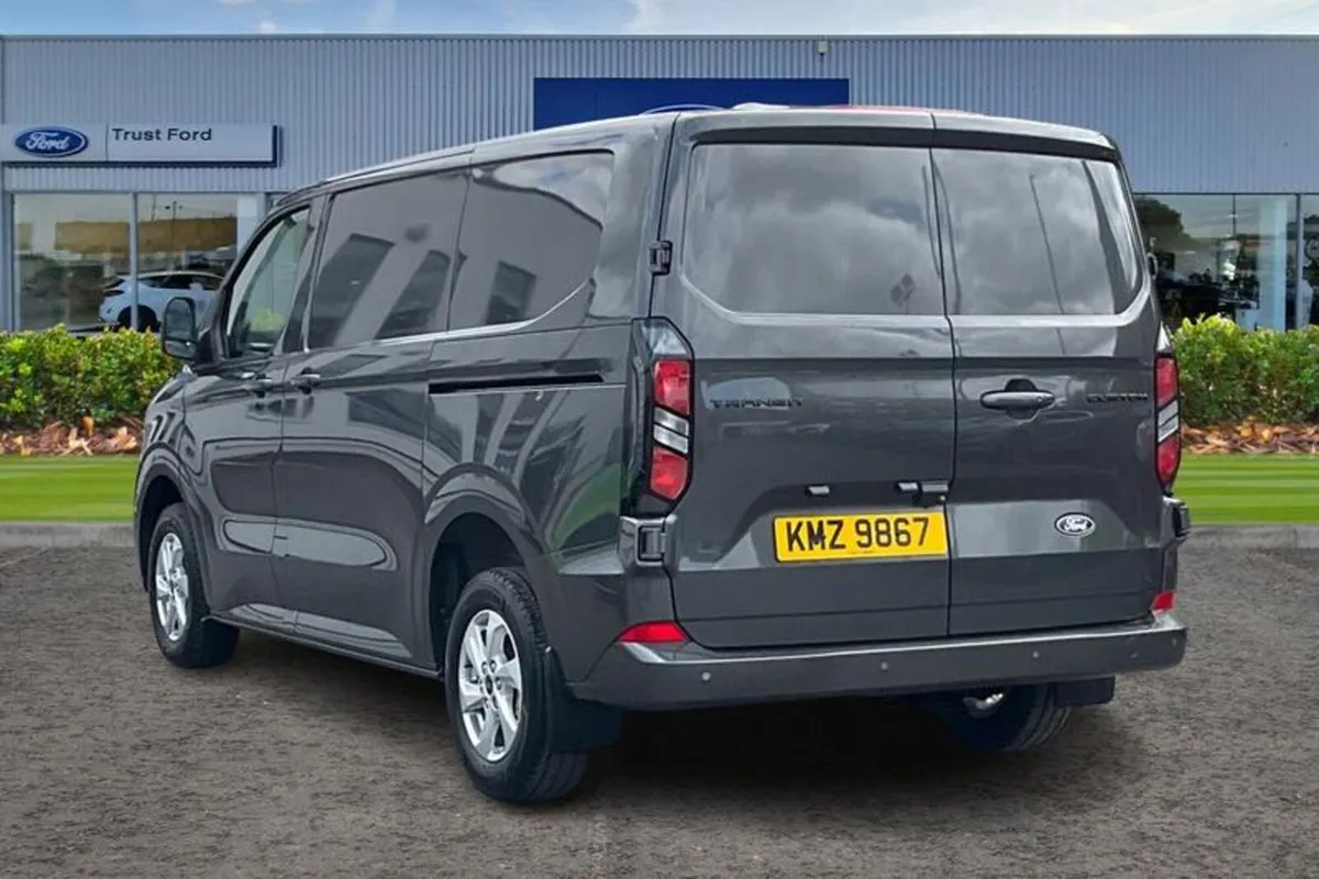 Ford Transit Custom 320 L1  FWD 2.0 EcoBlue 136ps - Image 2