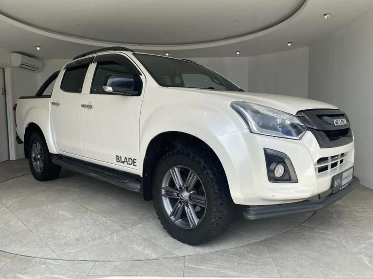 Isuzu D-Max 1.9 Blade Double Cab 4x4 - Image 1