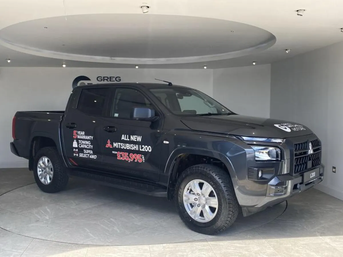 Mitsubishi L200 2.4 Bi-Turbo D Titan Double Cab Pi - Image 1
