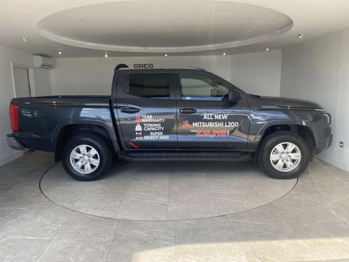 Mitsubishi L200 2.4 Bi-Turbo D Titan Double Cab Pi - Image 4