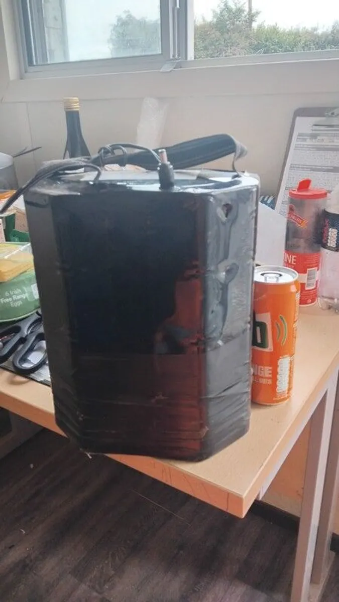 electric  battery 2015 rechargeable - Image 1