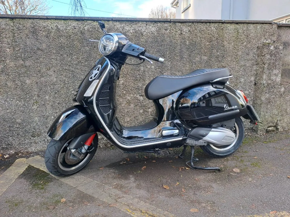 Vespa Gts300HPE " Read Ad" - Image 2