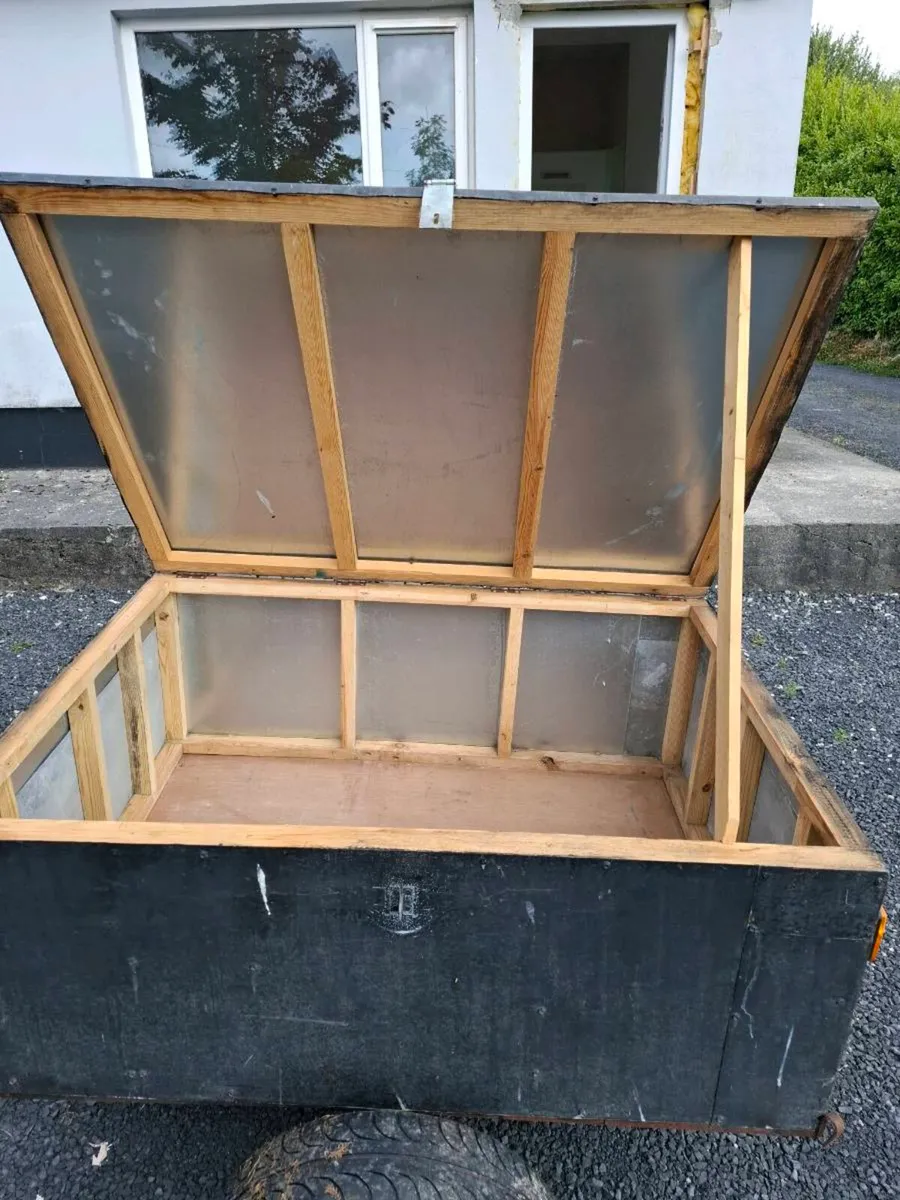 Car trailer/doors/sinks/shower tray/radiator - Image 2