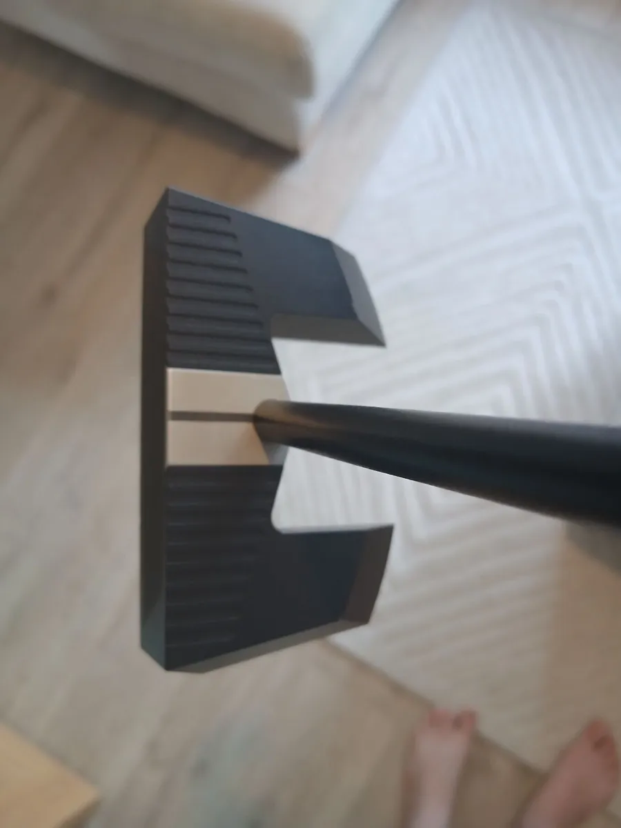 L.A.B Broomstick Putter - 47 " - Image 1
