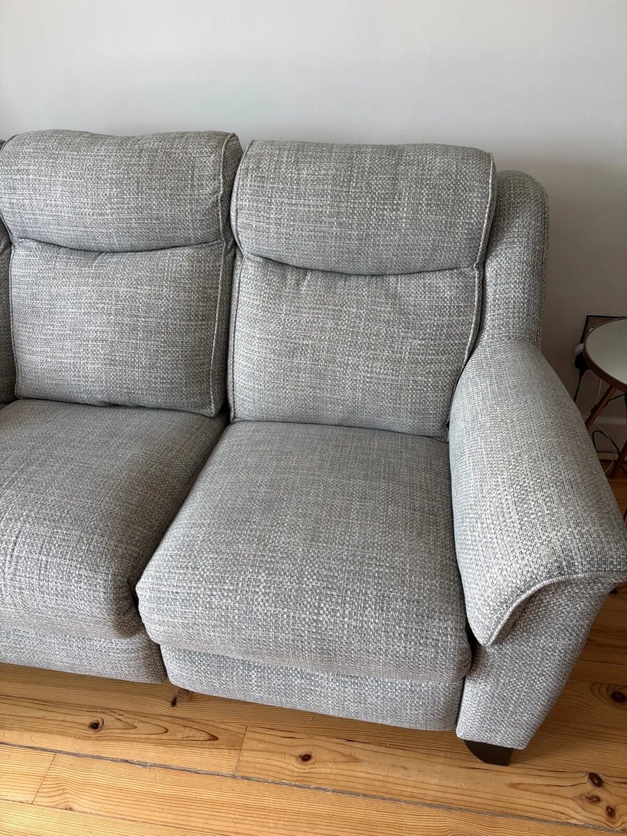 Parker Knoll Electric Reclining 3-Seat Sofa - Image 4