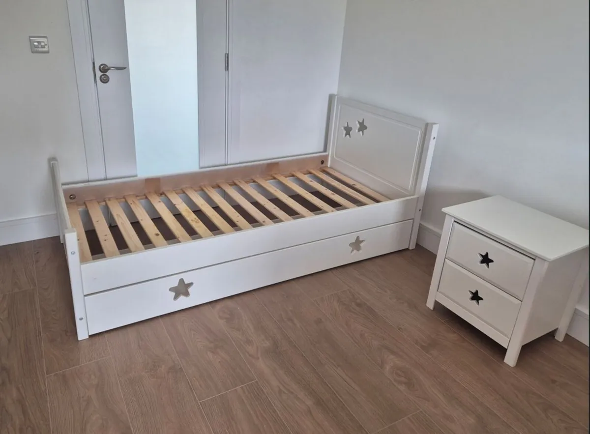 5 Piece Children's White Bedroom Furniture Set - Image 1