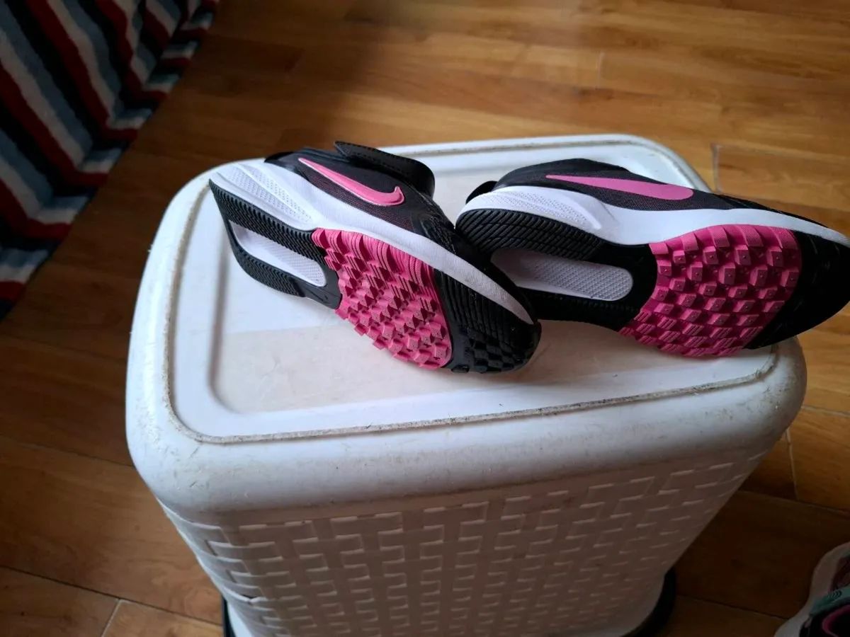 Runners - Image 2