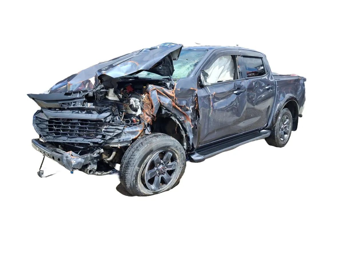 2025 ISUZU D-MAX For Breaking/Dismantling - Image 3