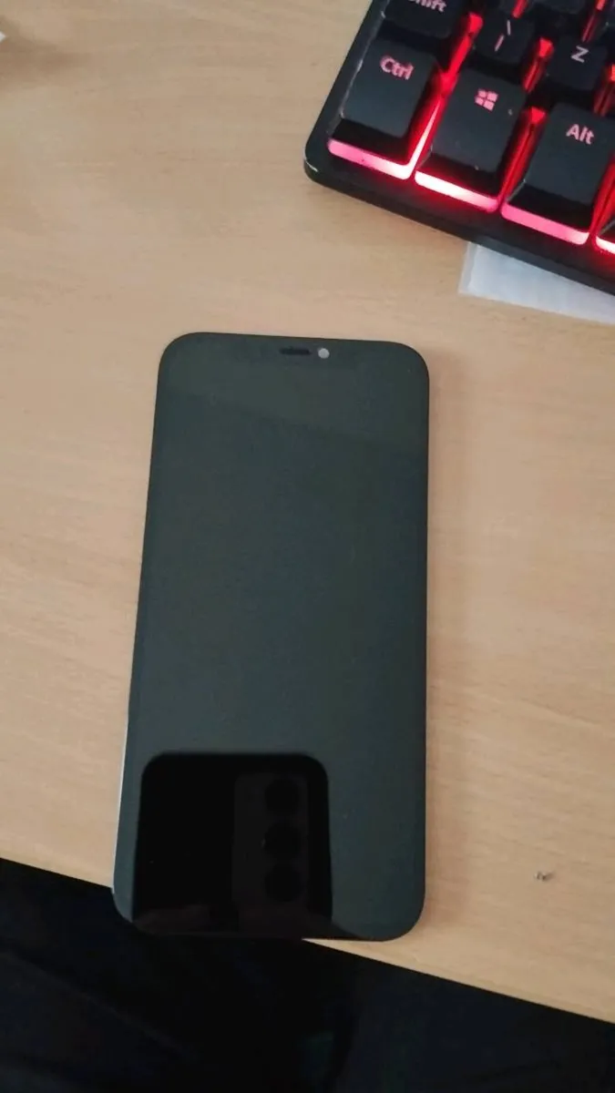 iPhone 12 screen - Image 1