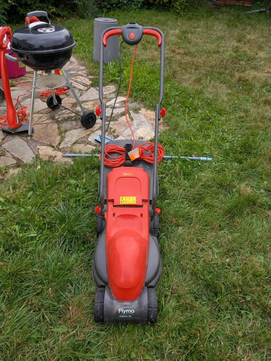 Flymo lawnmower and trimmer - Image 1