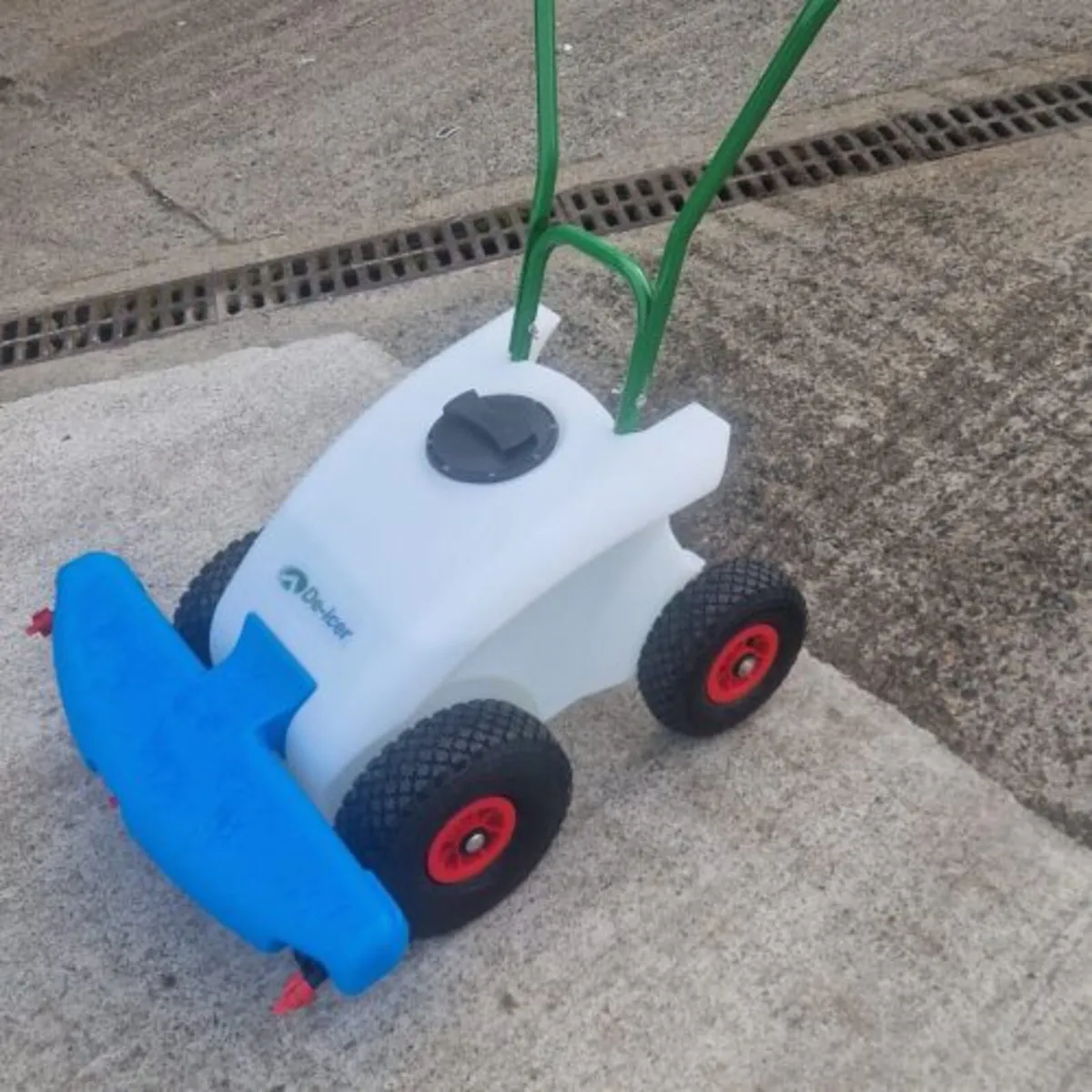 Techneat De-Icer Pedestrian Sprayer - Image 3