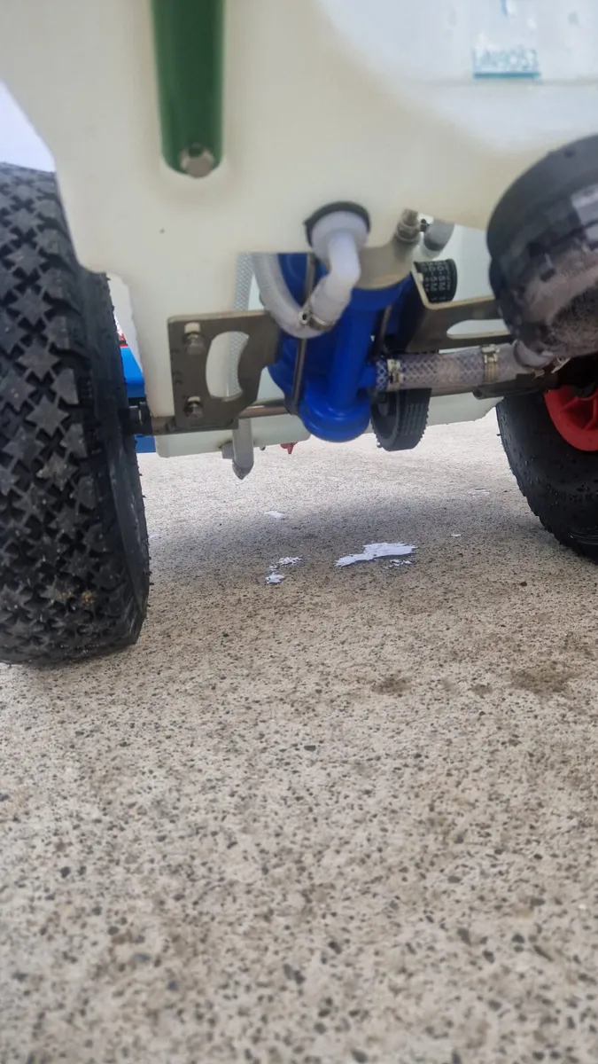 Techneat De-Icer Pedestrian Sprayer - Image 4