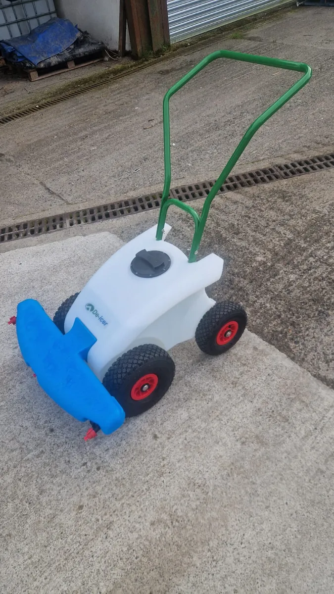 Techneat De-Icer Pedestrian Sprayer - Image 1