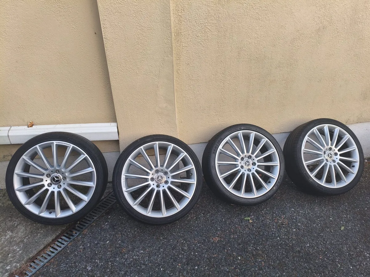Genuine 20 mercedes AMG alloys - Image 2