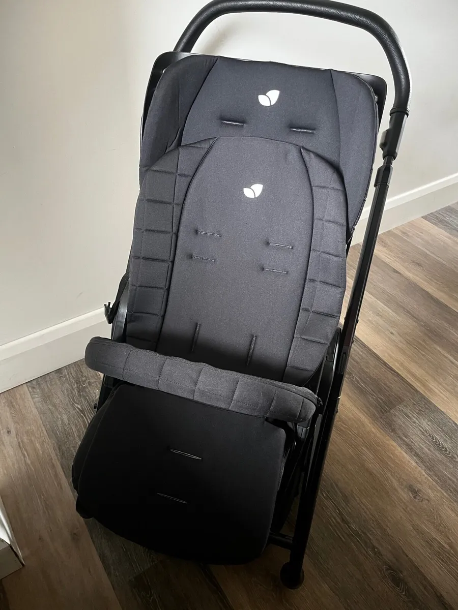 Joie Chrome travel system - Image 2