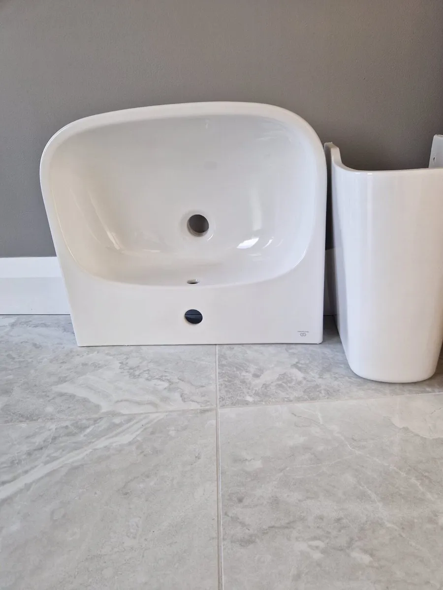 bathroom accessories