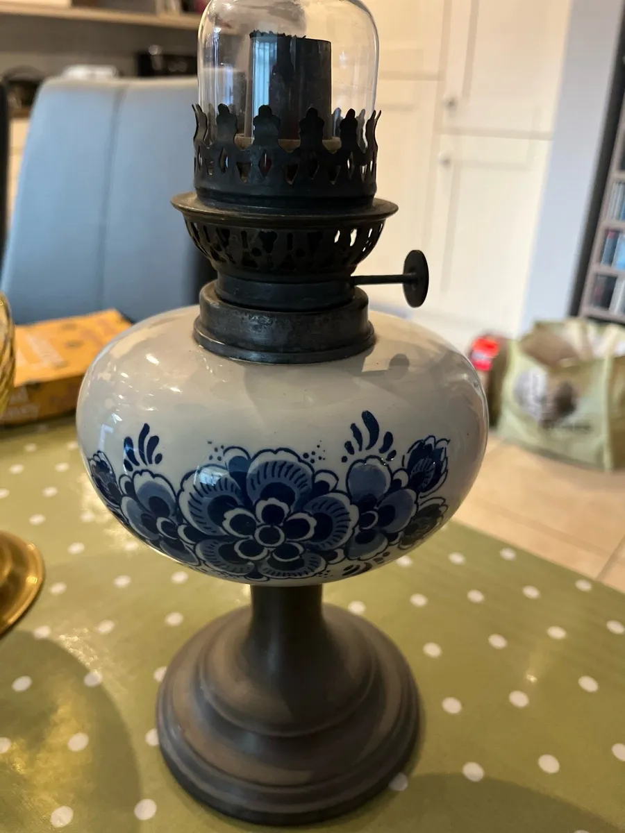 2 Vintage Oil Lamps - Image 3