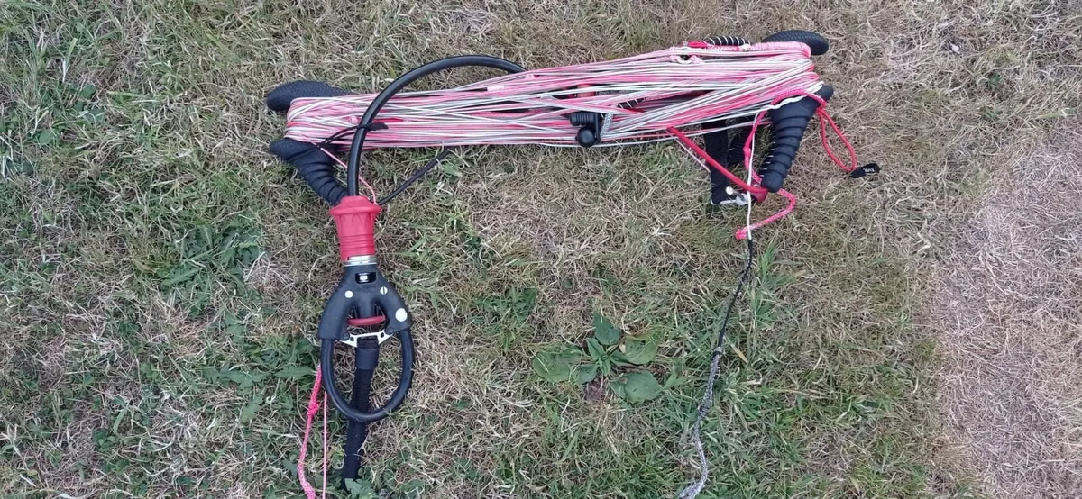 Full Kite Surfing Starter Kit - Image 3