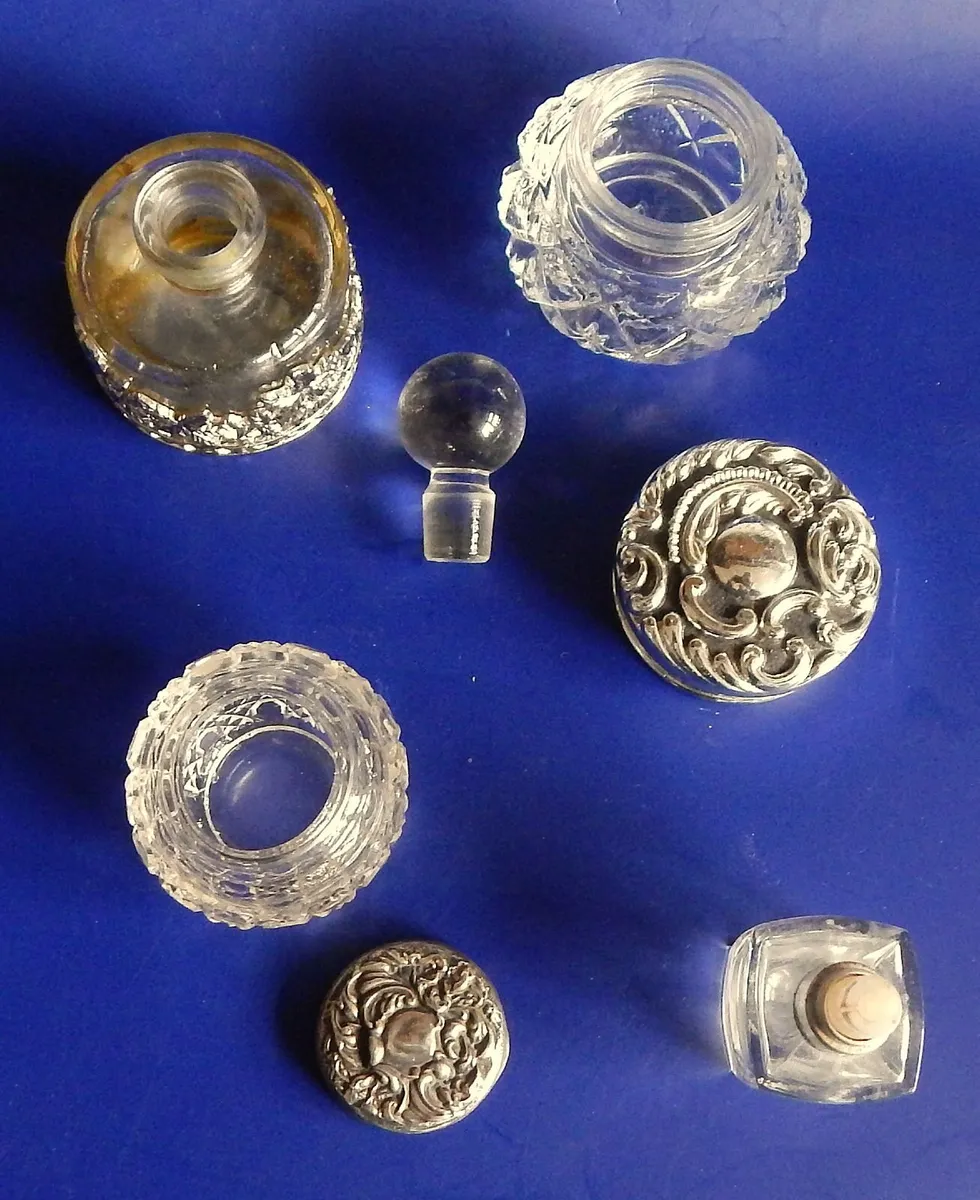 Selection of 4 Small Dressing Table Bottles - Image 4