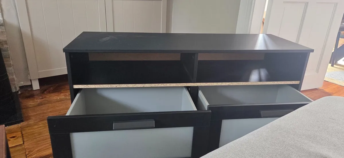 Brimnes tv stand - Image 3