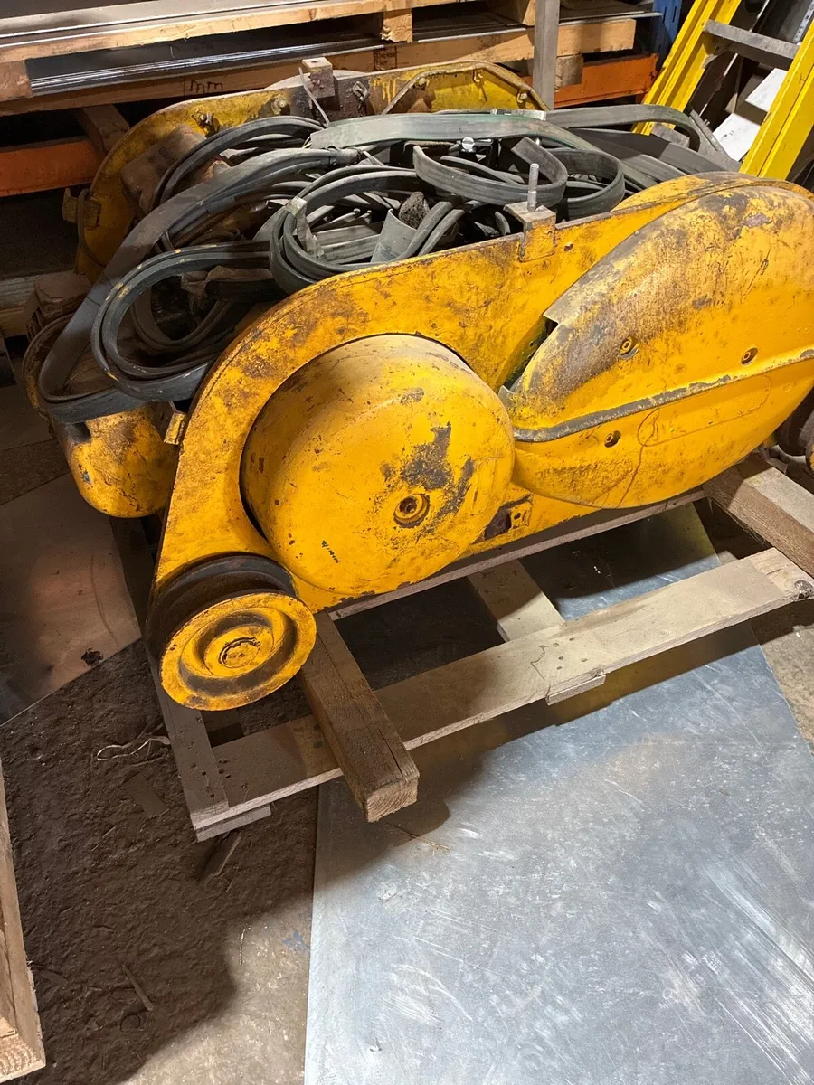 Gantry Crane - Image 1