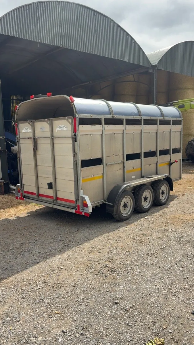 Cattle trailer - Image 1
