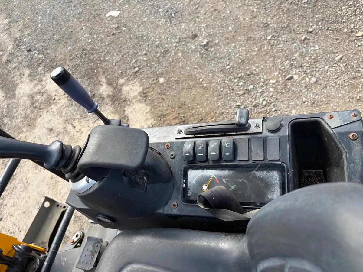 2018 JCB 15C-1 - Image 3