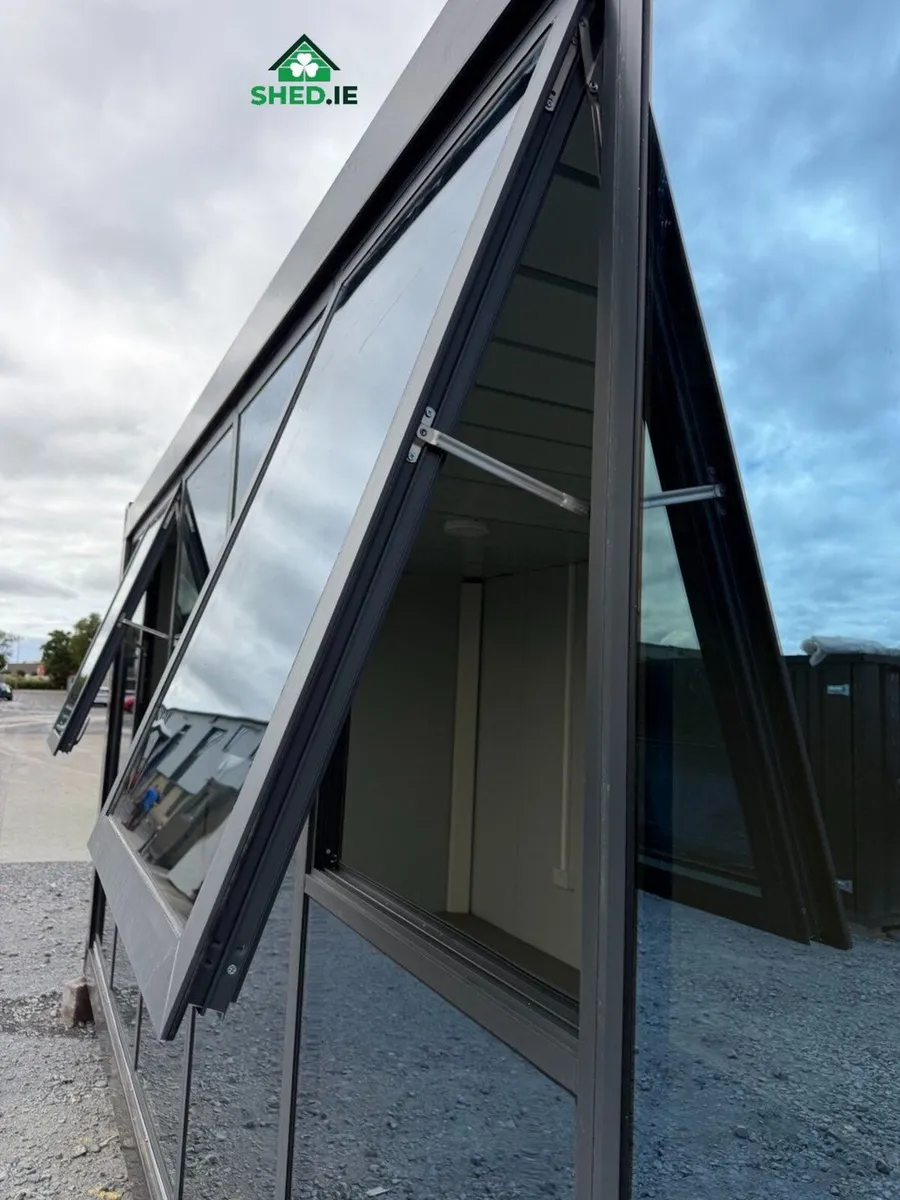 Panoramic Commercial Unit - 2.4m x 5.78m - Image 4