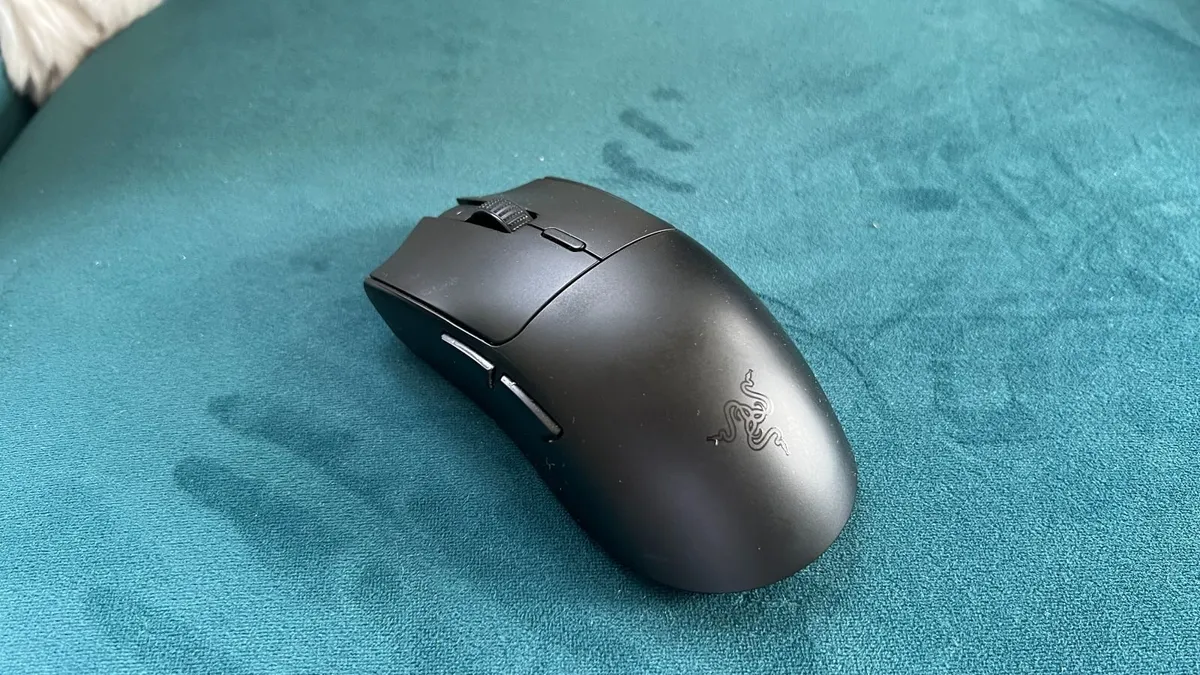 Razer Viper V3 Pro Wireless Gaming Mouse - Image 2