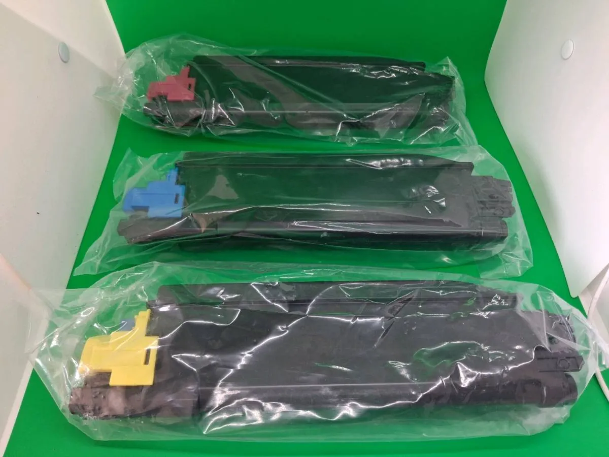 Postage - 3 x Compatible Kyocera TK5270 Toner Cart - Image 3