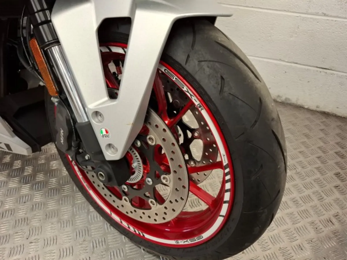 Suzuki GSX8R 2024 - Image 3