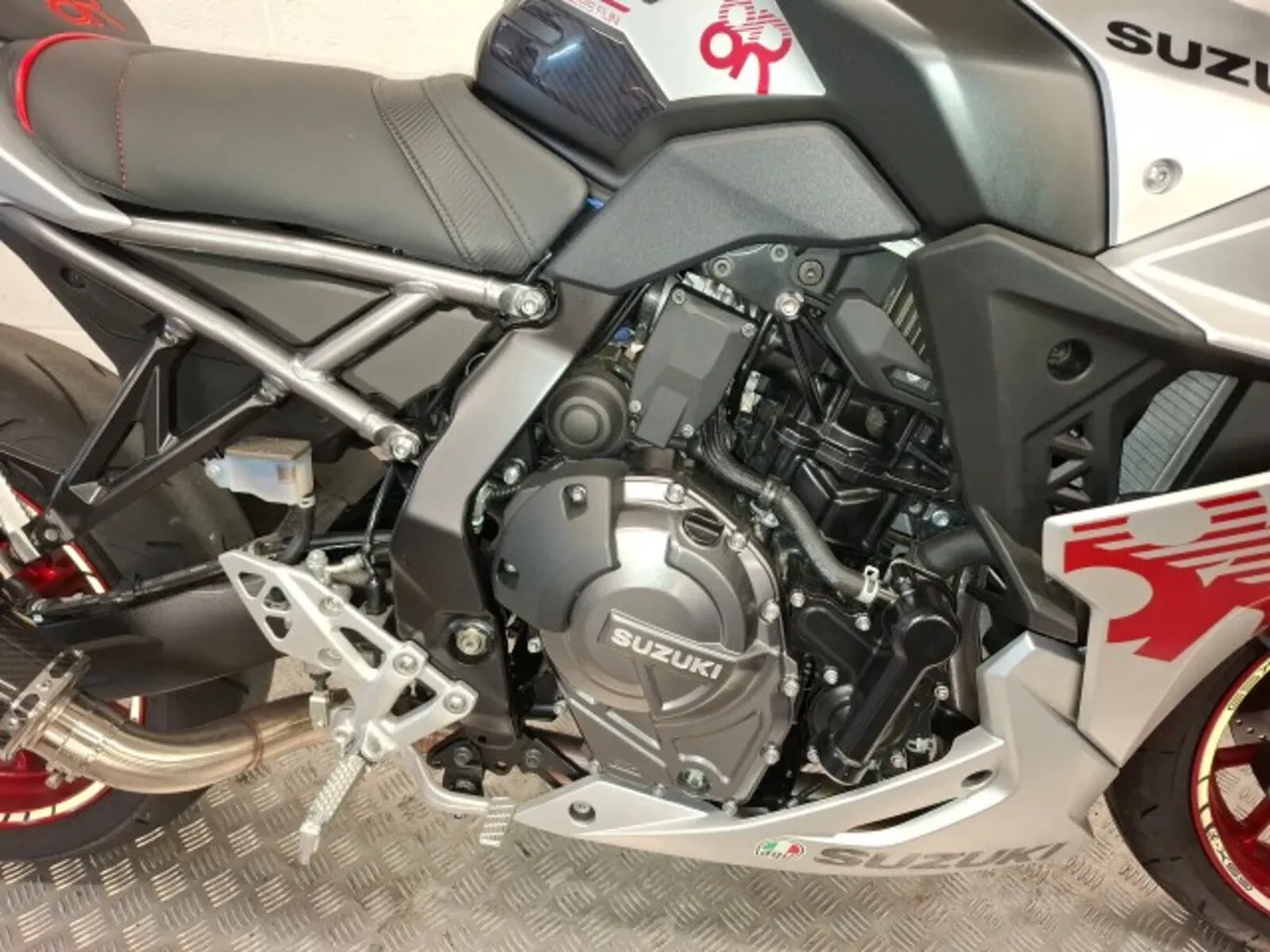 Suzuki GSX8R 2024 - Image 4