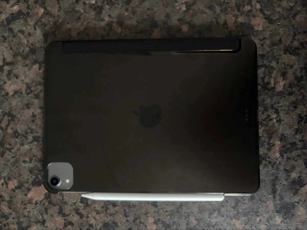Ipad pro 11inch with apple pencil - Image 3