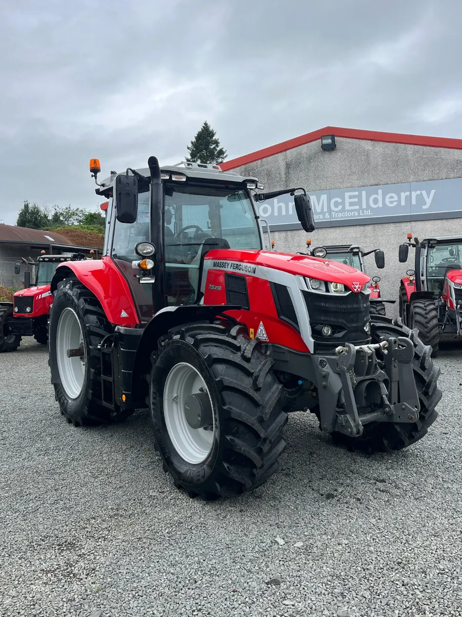 Massey Ferguson 7S210 - Image 1