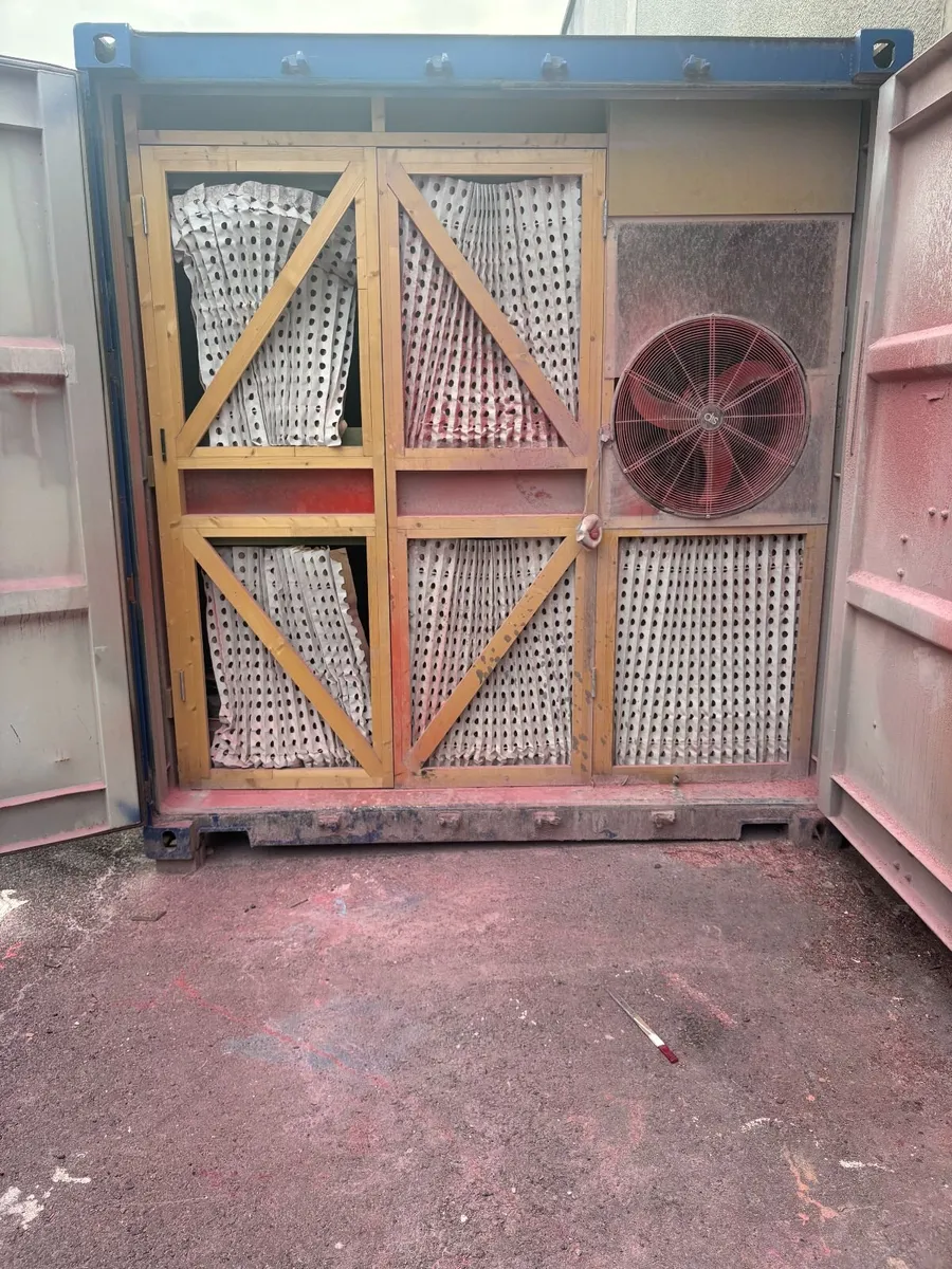 20ft container- spray room - Image 1