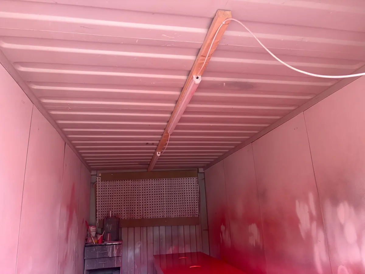 20ft container- spray room - Image 4