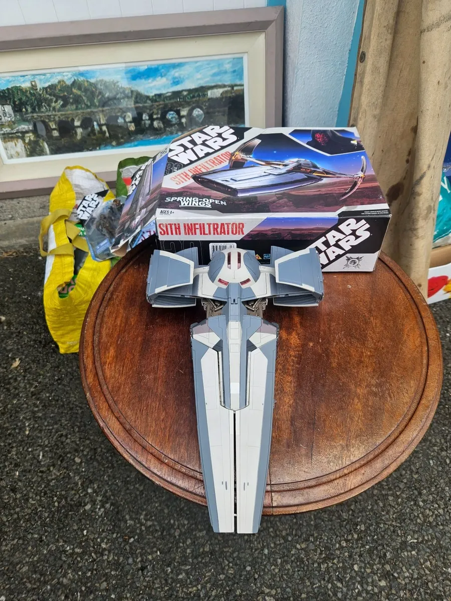 Star Wars Darth Maul Sith Infiltrator - Image 1