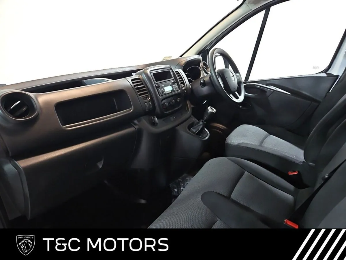 Renault Trafic Low Mileage LL30! New DOE April 202 - Image 4