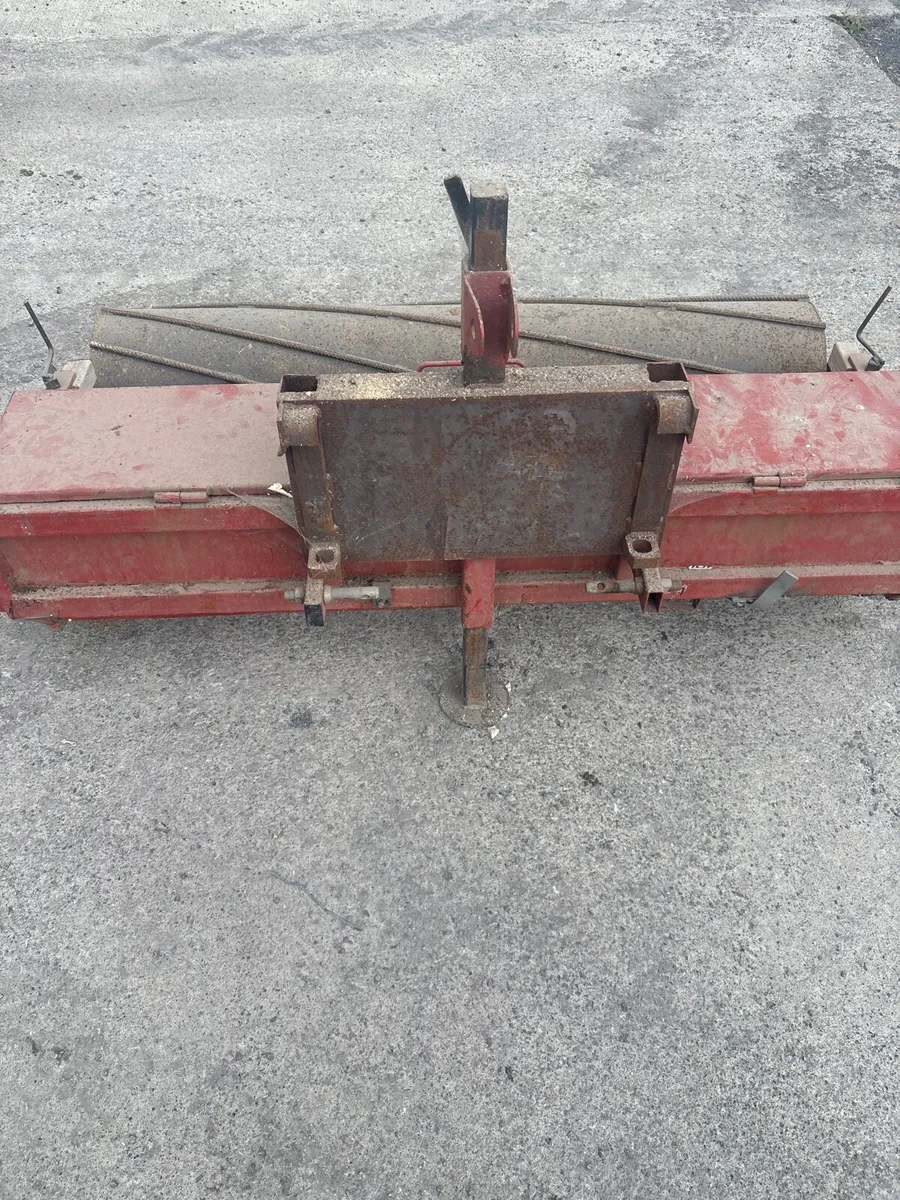 Grass seeder - Image 1
