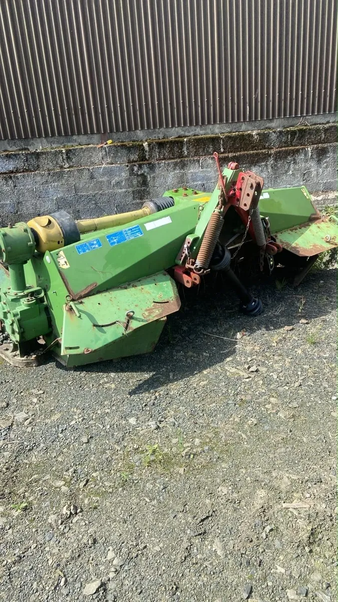 Krone butterfly mowers with groupers - Image 4