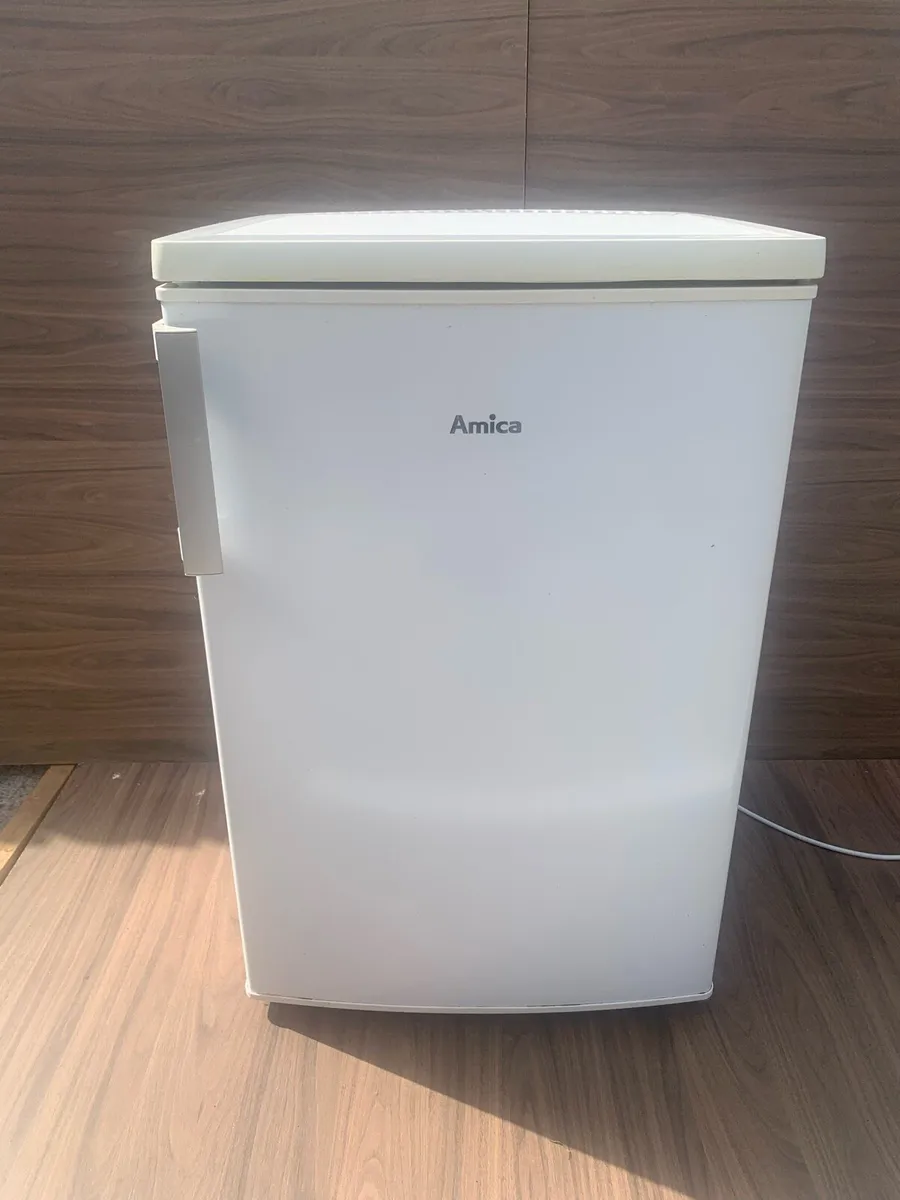 Small fridge - Image 1