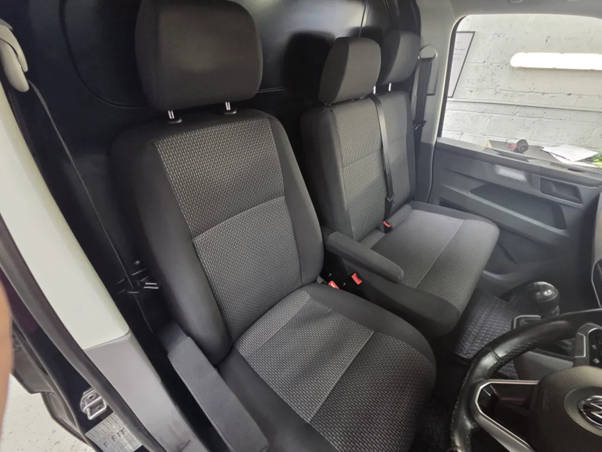 Volkswagen Transporter T6 30 PVL H TDI 15 150HP MA - Image 4
