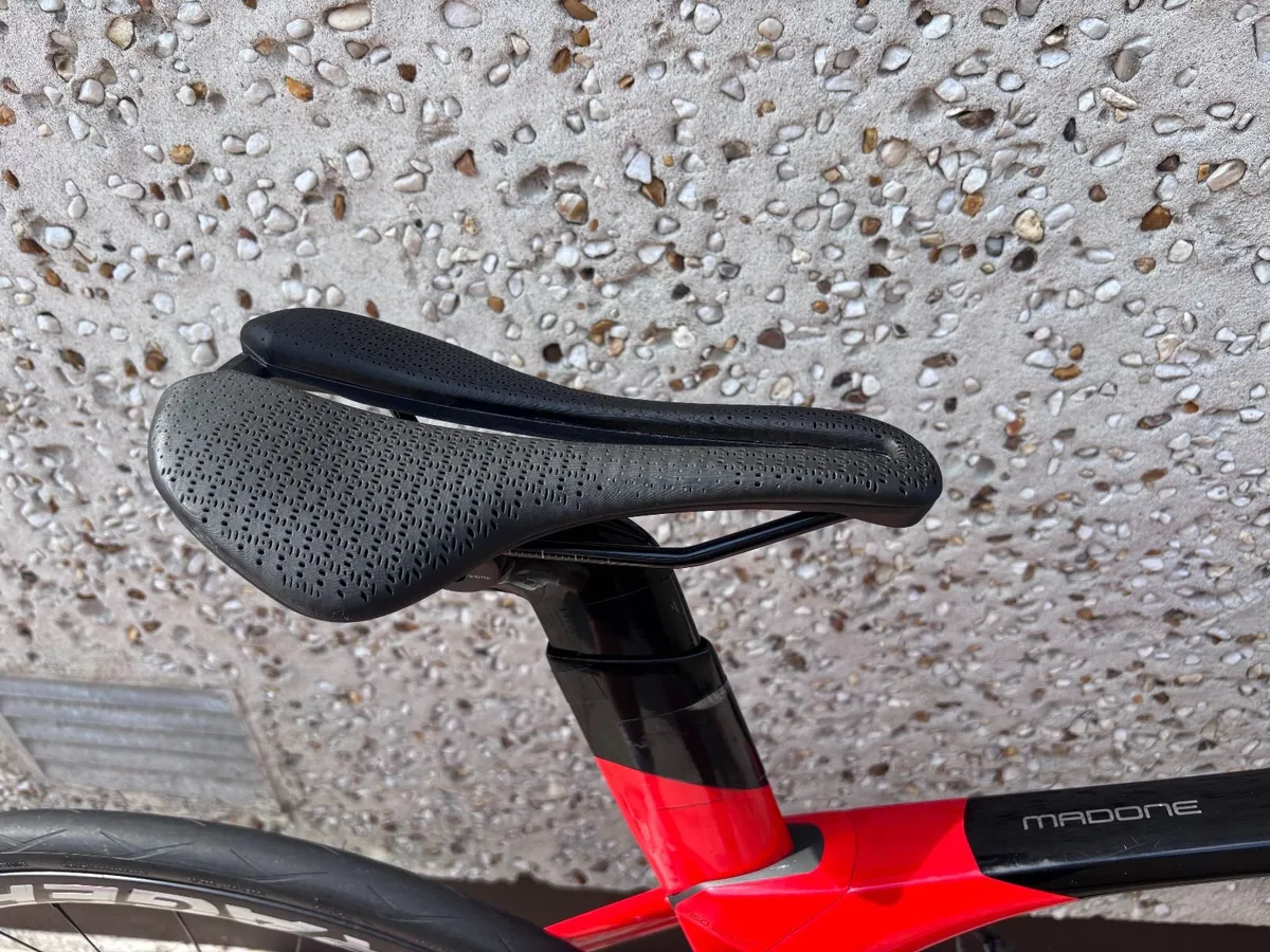 Trek Madone SL6 Carbon Road Bike - Image 2